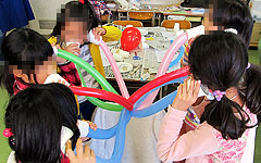 ものづくり・理科実験教室:東京都小平市立第十三小学校 放課後子ども教室 電話はなぜ聞こえるの?